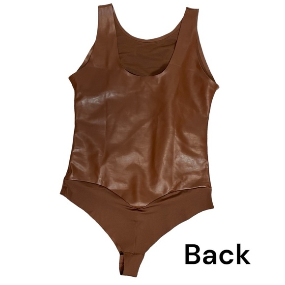 PINSY Vegan Leather Scoop Neck Shapewear Bodysuit - Picture 4 of 7